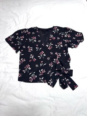 Madewell XS Floral Wrap-Front Short Sleeve Top - Black with Pink Floral